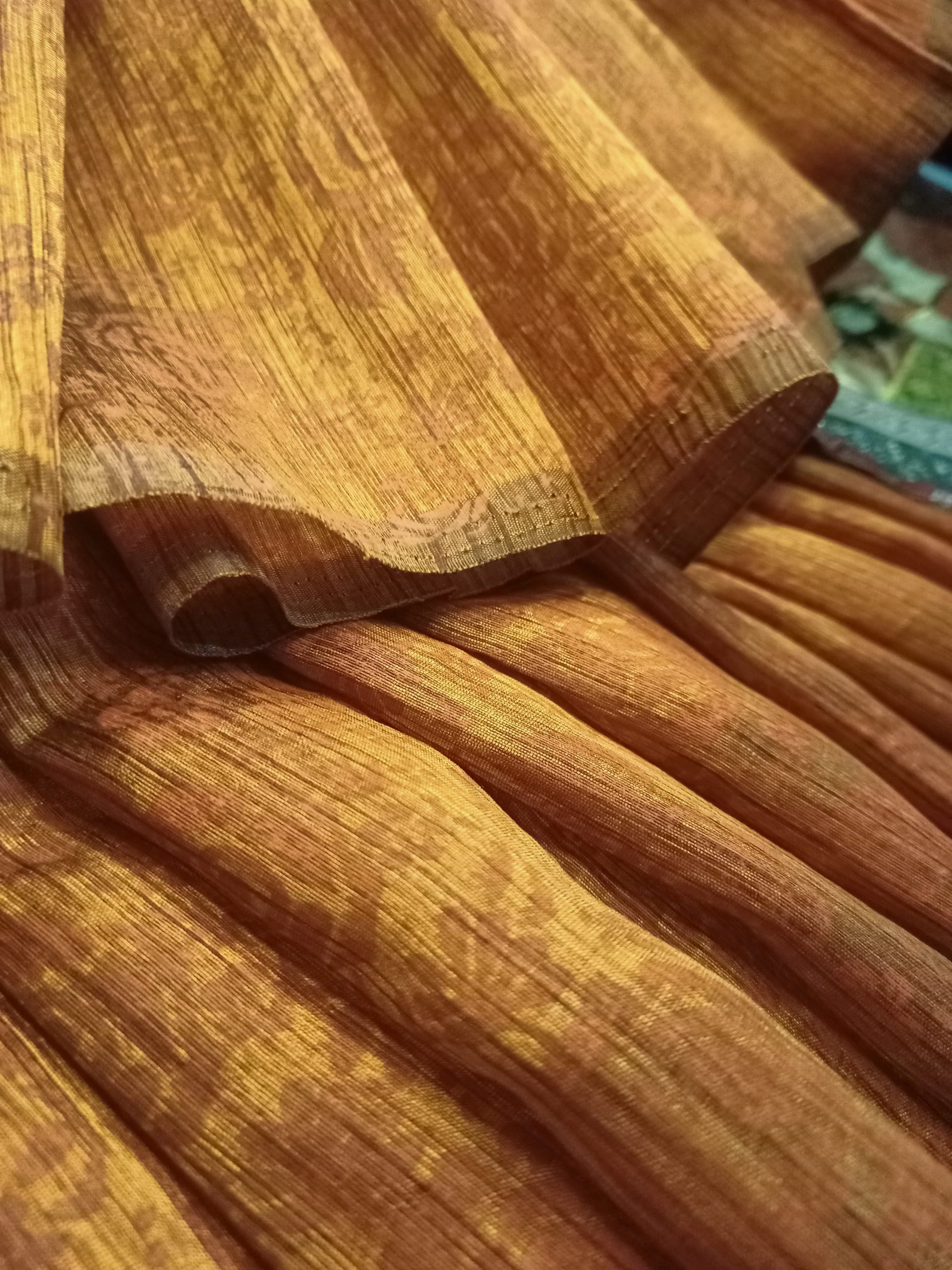 লটের শাড়ি